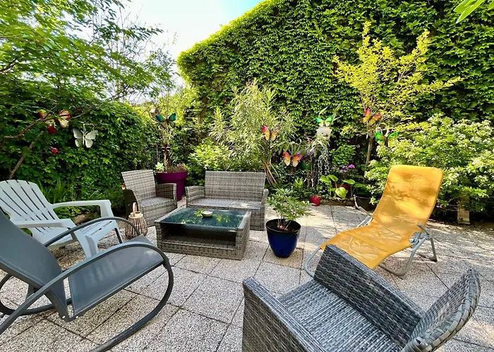 Le Cosy, Acces Terrasse De L\'Etablissement